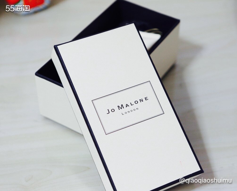 这支大支的祖马龙护手霜是当年祖马龙官网的赠品，觉得还是挺值得