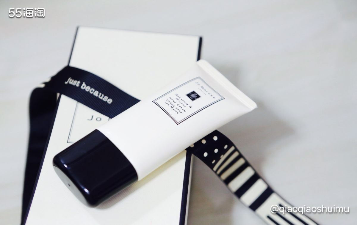 这支大支的祖马龙护手霜是当年祖马龙官网的赠品，觉得还是挺值得