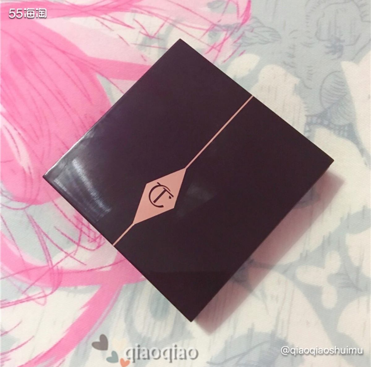 说说手头这盘ct家的四色眼影吧。我选的色号是the glam