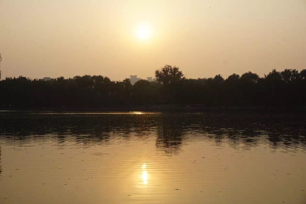 #最美秋景# 秋天的颜色 秋天是什么颜色，赤橙黄绿青蓝紫-暮