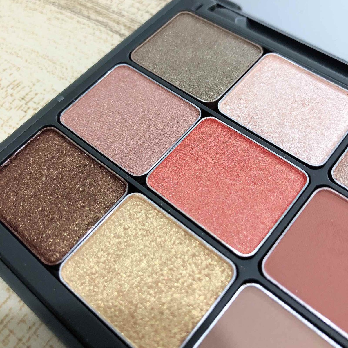 🔺9月晒单挑战_No_2🔻这盘植村秀联名限量迷彩冰橙盘，