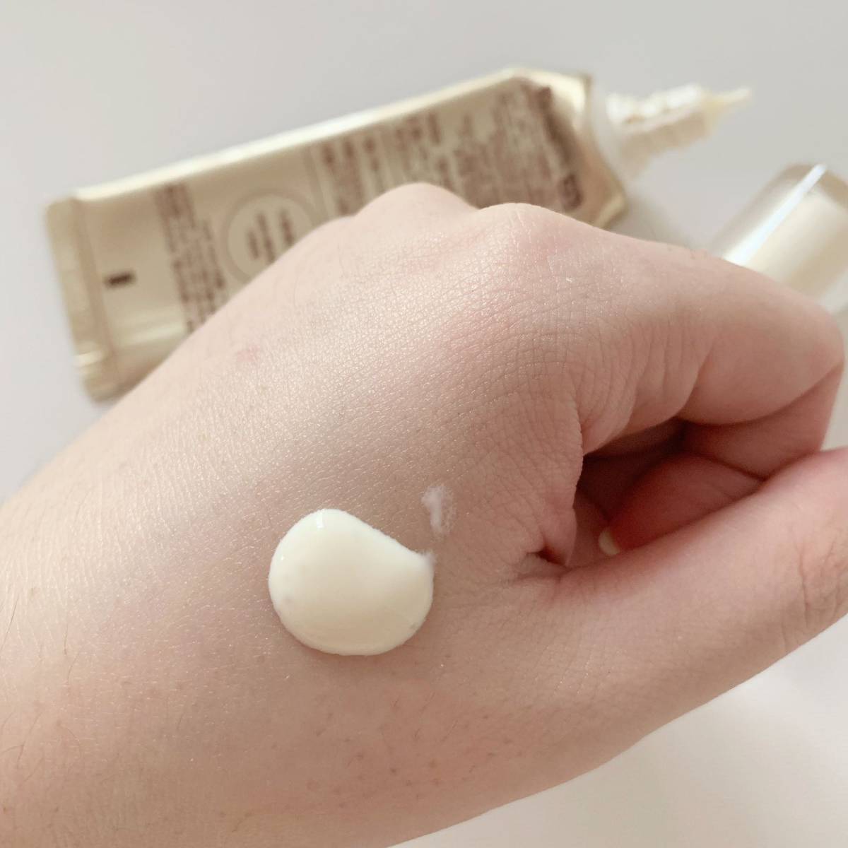 🤓怡丽丝尔霜  上一年秋天入手的，用来度过秋冬的，已经给我