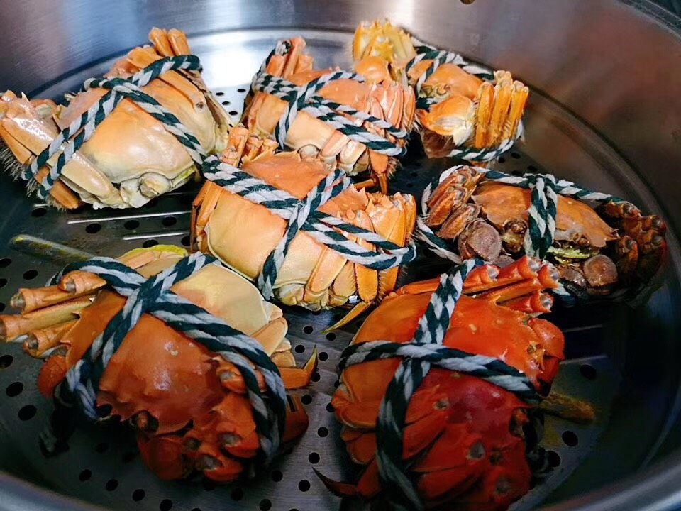 中秋月圆时 月圆人团圆 小的时候 中秋于我们只是一个团聚吃饭