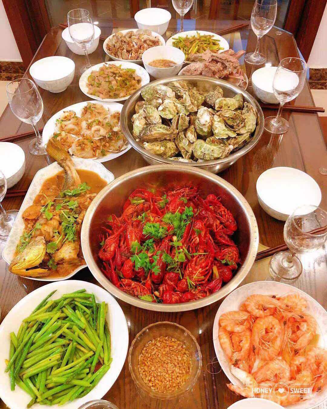 中秋月圆时 月圆人团圆 小的时候 中秋于我们只是一个团聚吃饭