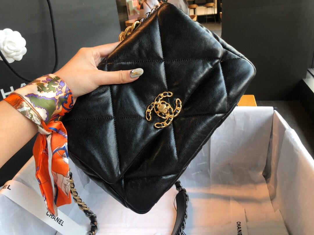 美物分享新款Chanel女孩子的香奈 Chanel秋冬19结
