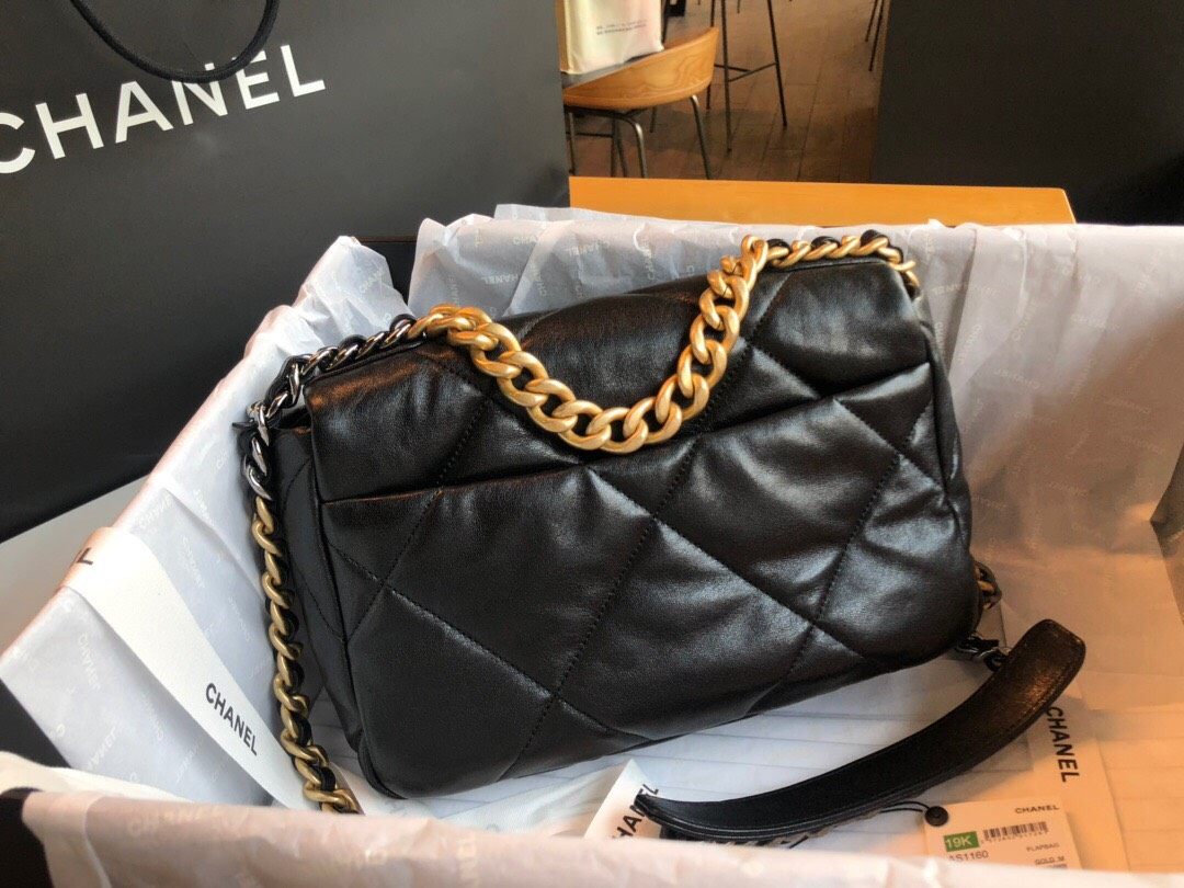 美物分享新款Chanel女孩子的香奈 Chanel秋冬19结
