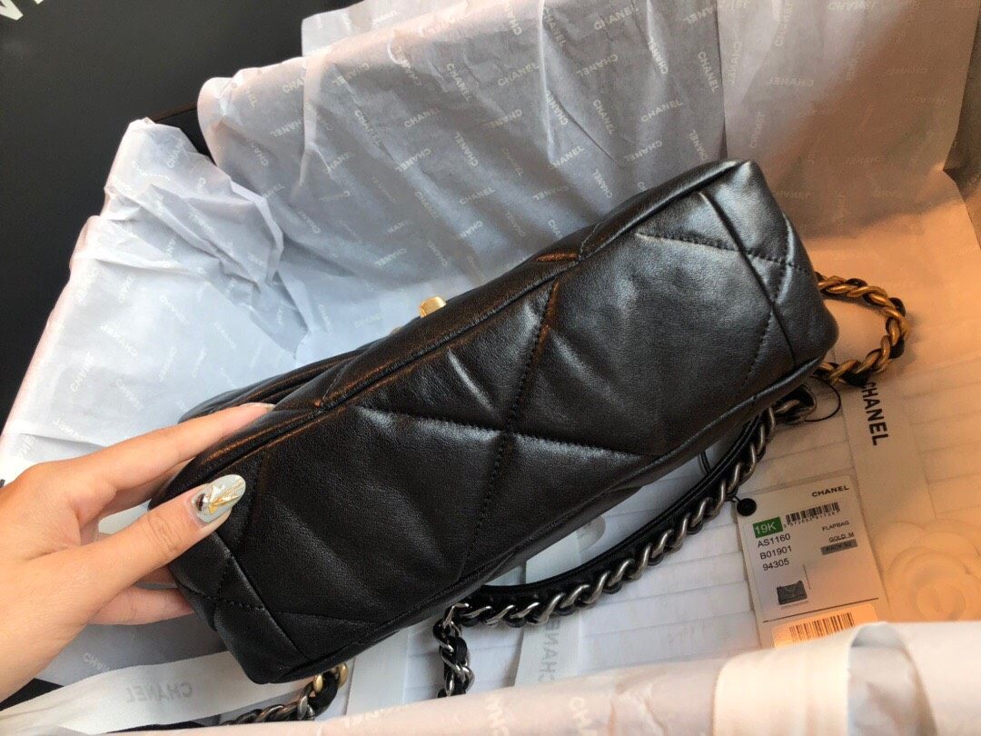 美物分享新款Chanel女孩子的香奈 Chanel秋冬19结