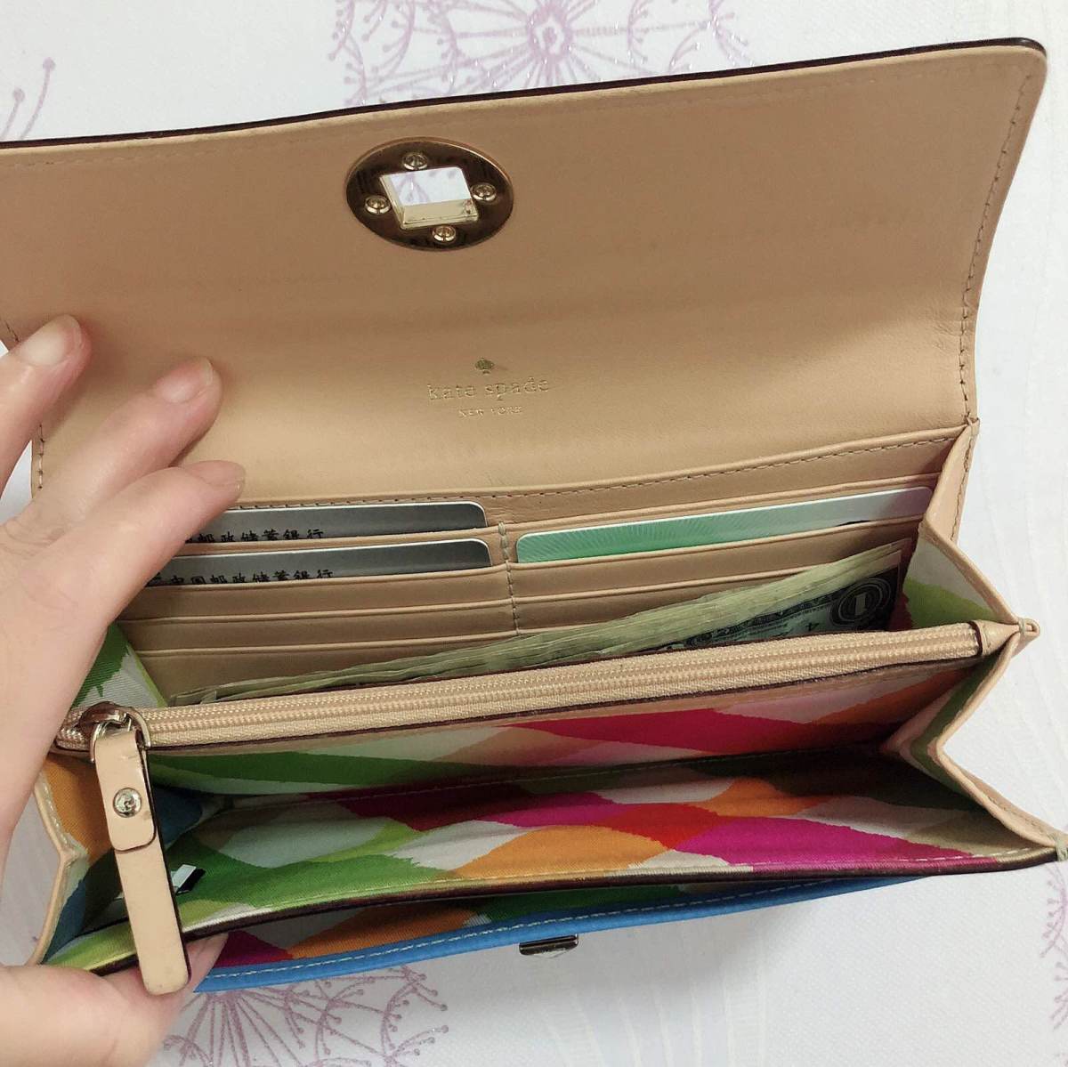 9月打卡 之NO.19 🌹  🌺🌺katespade这