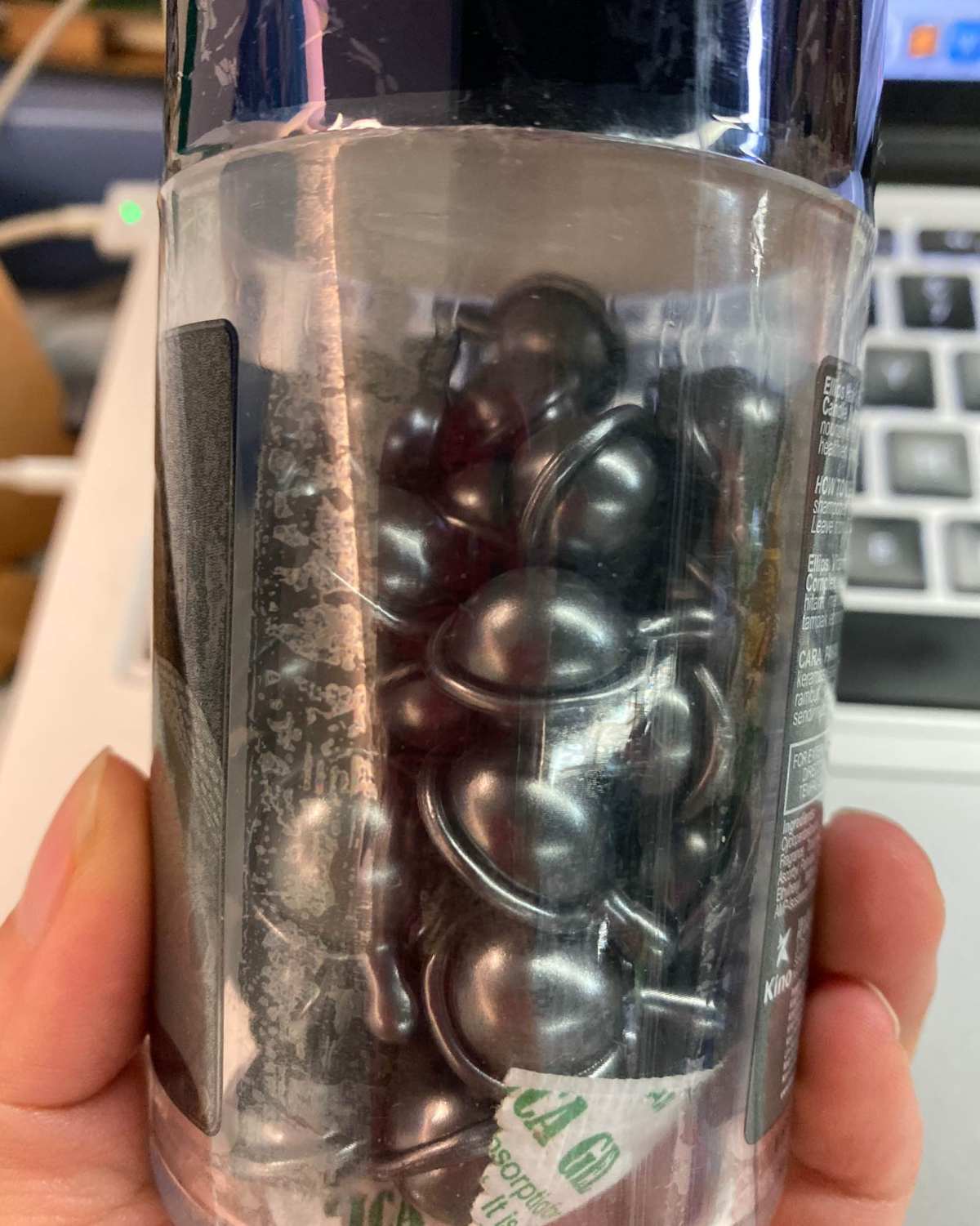 ellips护发精油  去巴厘岛玩，当地著名的护发精油。有瓶