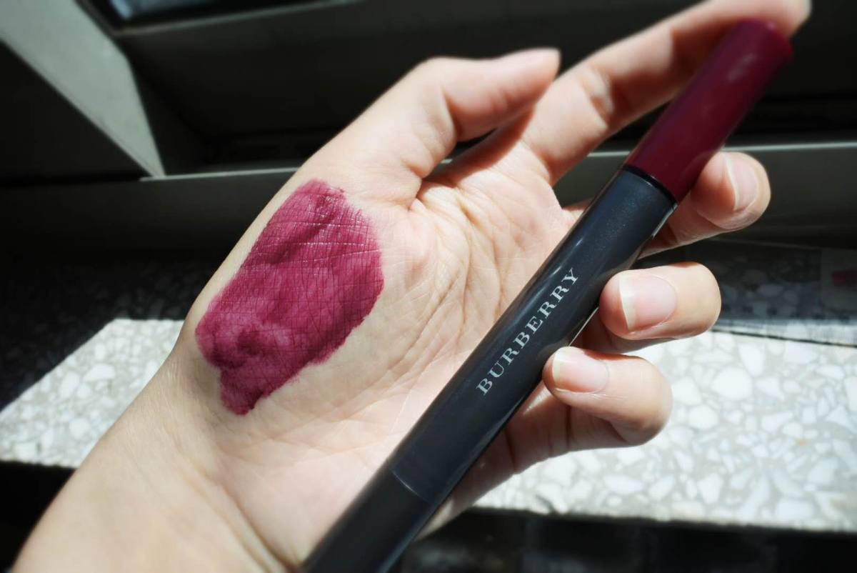 burberry气垫唇釉94号OX-blood  ✨这个颜色