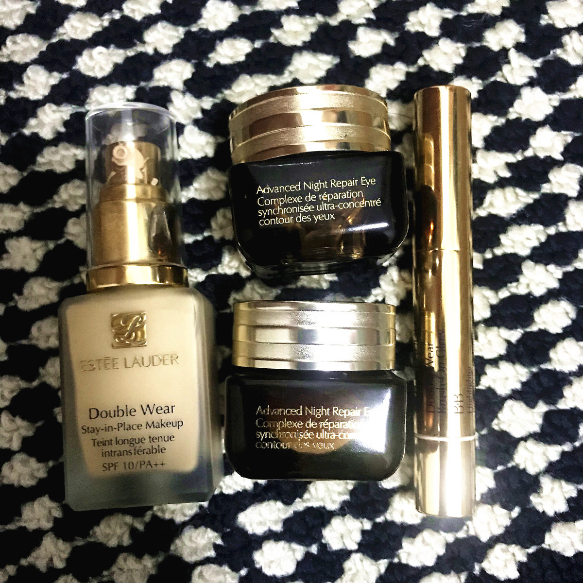 油皮亲妈DW粉底液真的是本命，刚上妆有点假白，出点油真的是爱