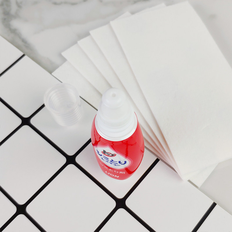 不知道大家有没有跟我一样的苦恼，不管吃什么总会吃到衣服上，从