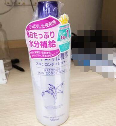 家里面刚好有用不完的薏仁水，拿出来晒一下，注意，是用不完！5