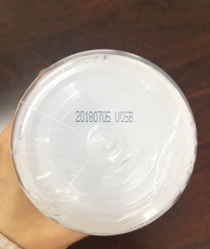 家里面刚好有用不完的薏仁水，拿出来晒一下，注意，是用不完！5