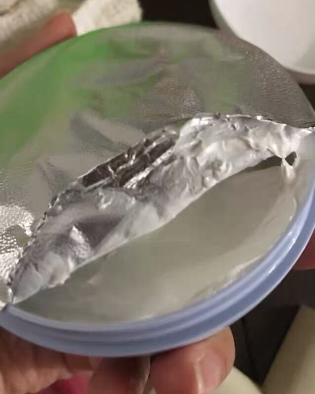 小宝宝红，湿，淹脖子是每个新手妈咪的烦恼。我也同样遇到过～ 