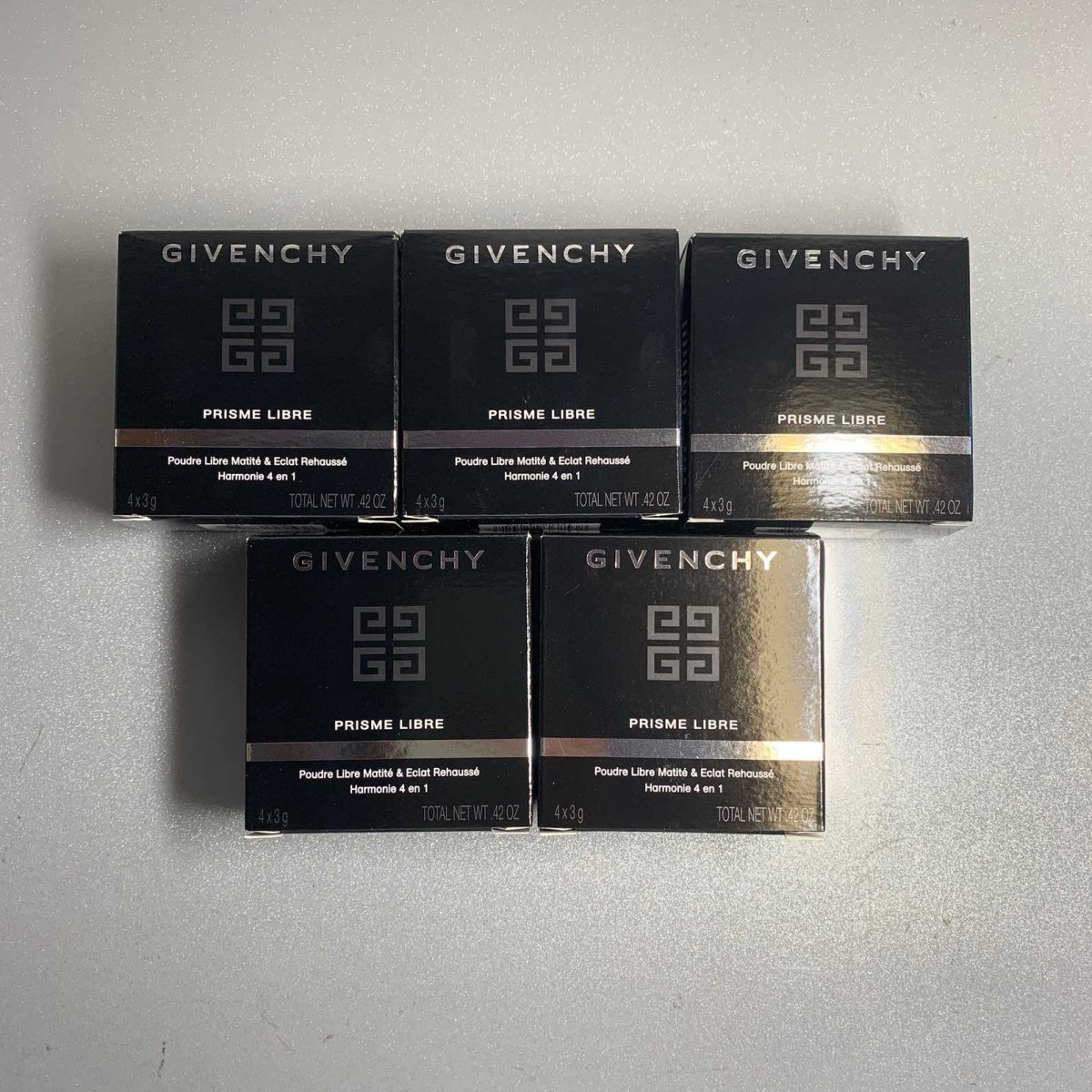 出 纪梵希四宫格散粉 1号色 英国escentual入 余5