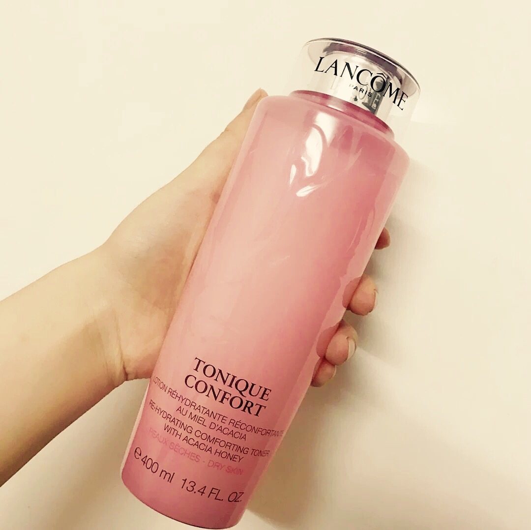 养颜美肌🎉之明💦星水 它适合任何肤质，粉粉嫩嫩的瓶身让人