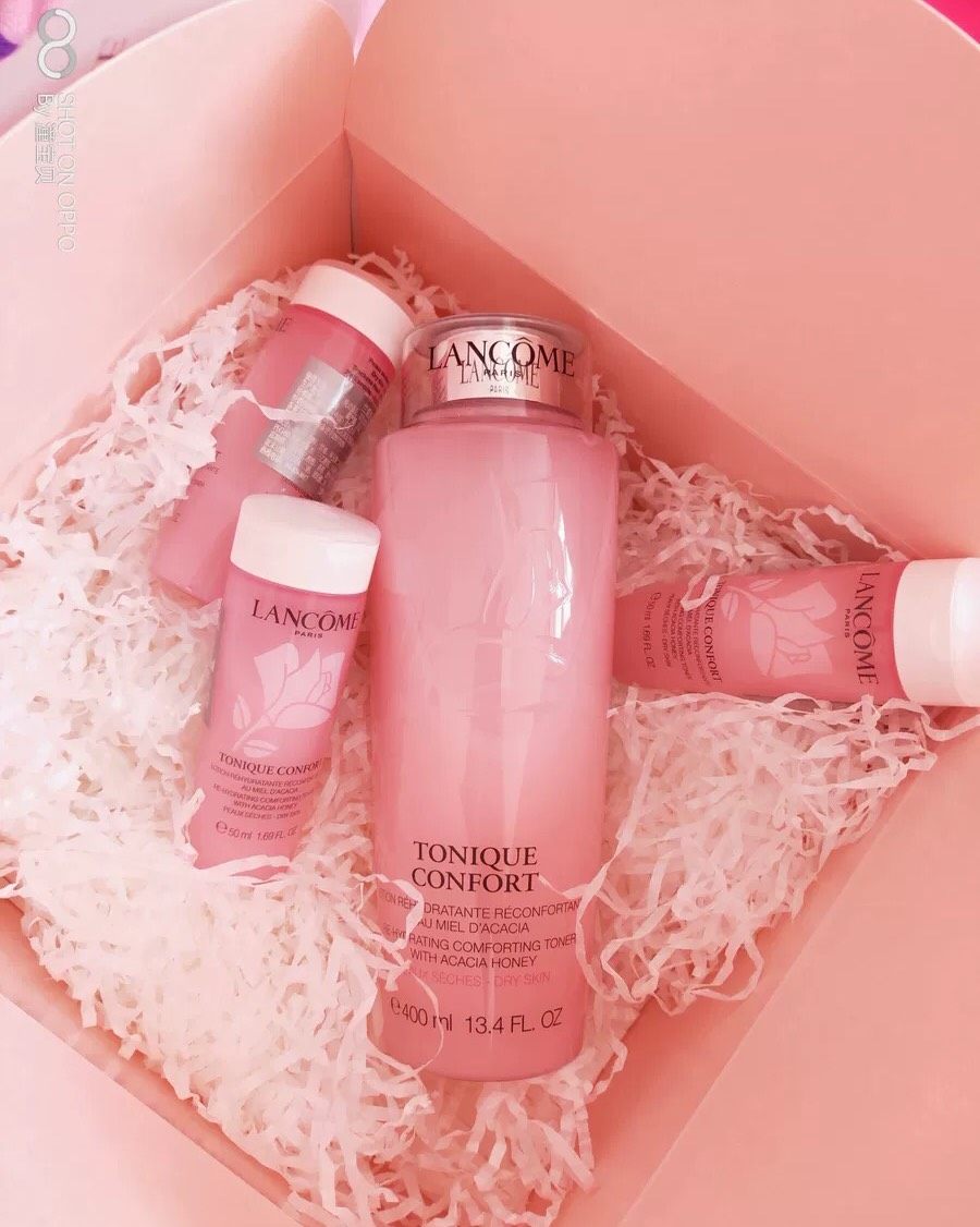 养颜美肌🎉之明💦星水 它适合任何肤质，粉粉嫩嫩的瓶身让人