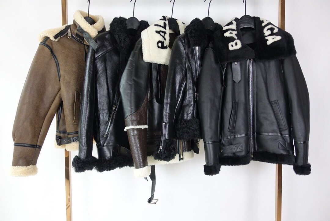 加拿大鹅和moncler羽绒服  保暖整个冬天啦    一件