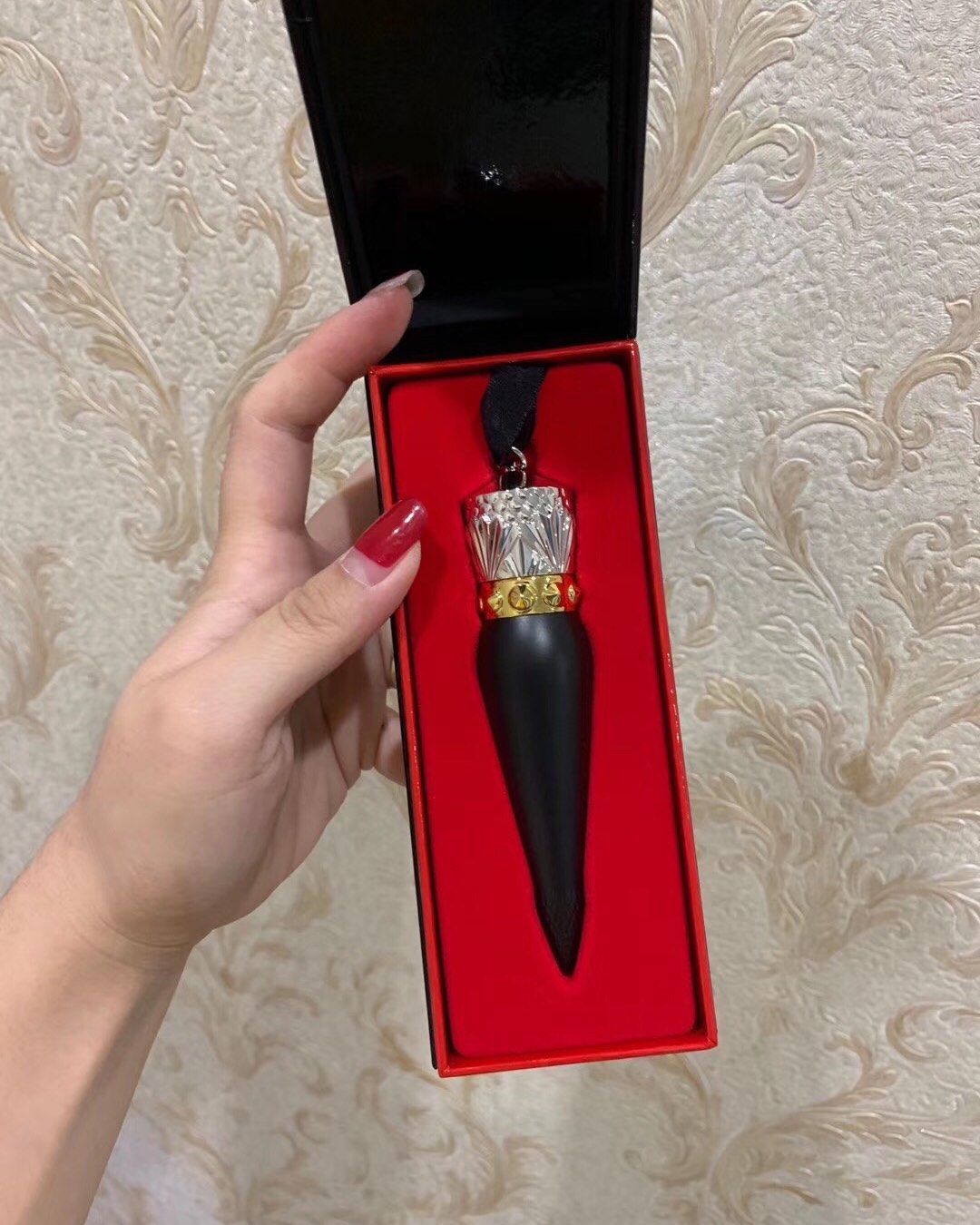 现货，CL萝卜丁口红001M   🌟christian 口