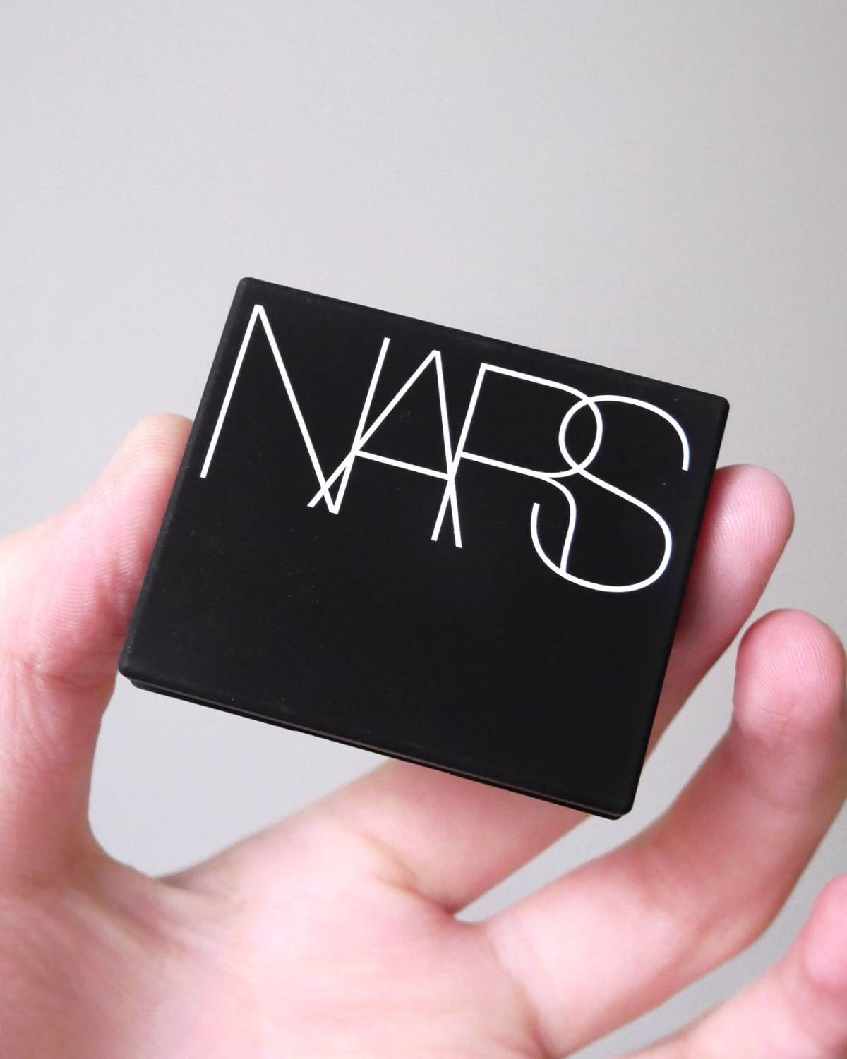 nars这颗单色眼影 我不允许有人不知道！！ 色号nars 