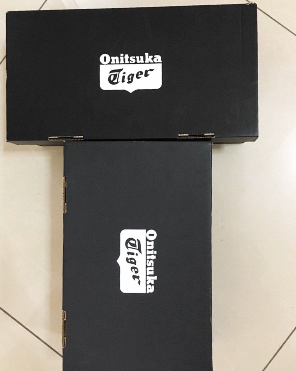 晒晒之前从日本亚马逊买回来的两双冢虎😃 想当年特别喜欢冢虎