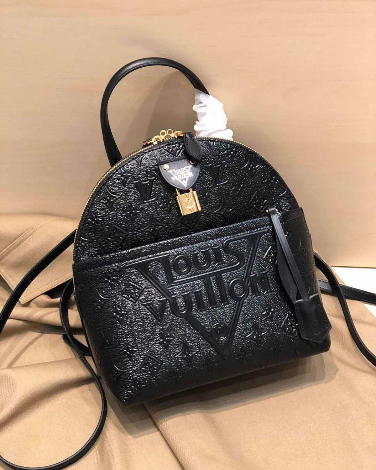 LV贝壳双肩包，柔软的monogram面料➕全钢五金，进口小