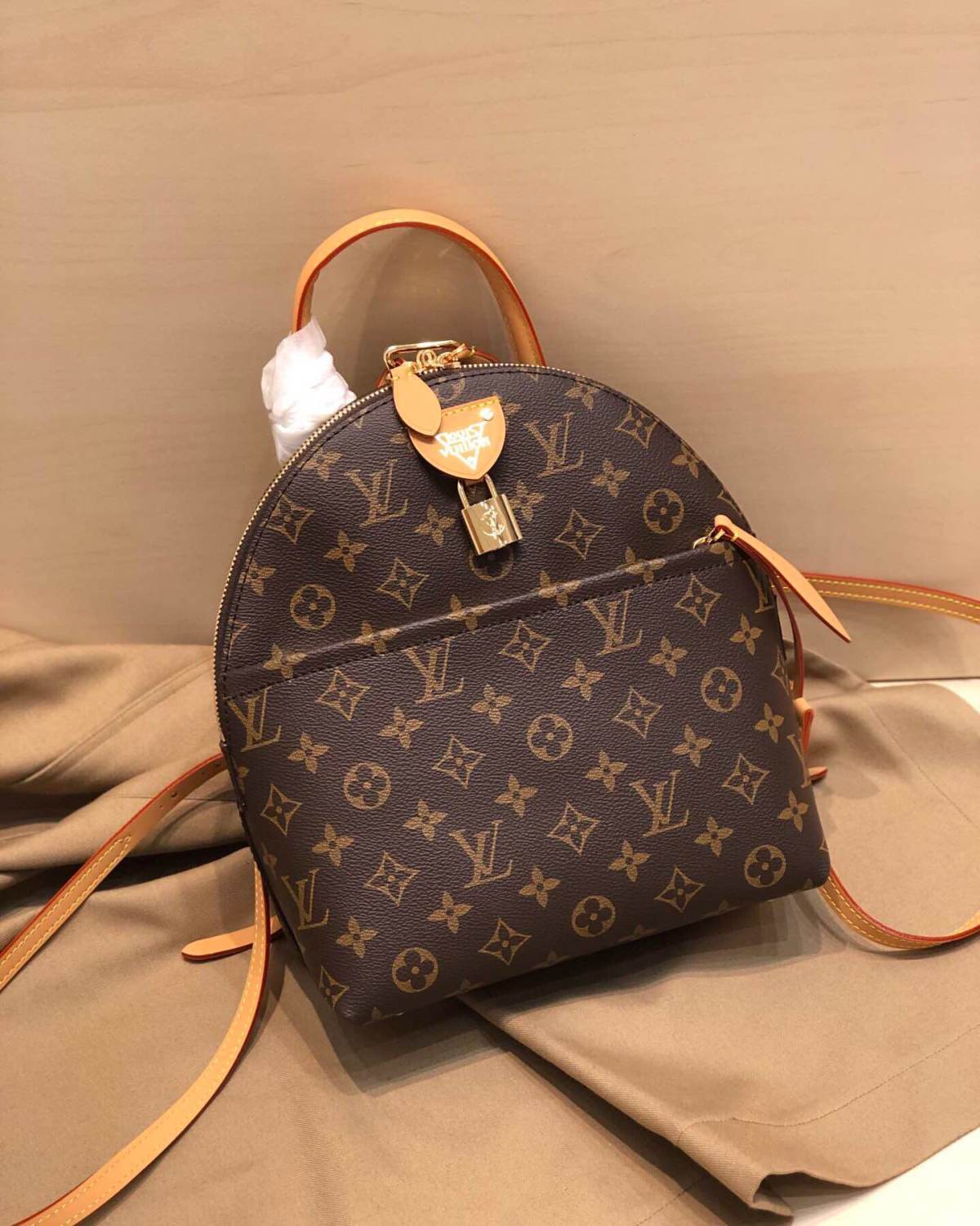 LV贝壳双肩包，柔软的monogram面料➕全钢五金，进口小