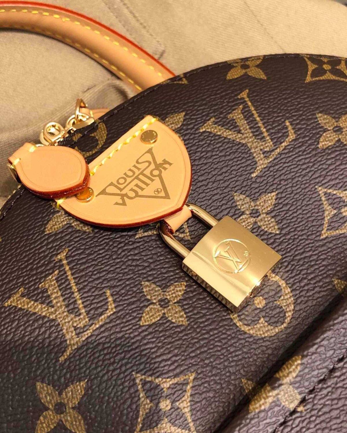 LV贝壳双肩包，柔软的monogram面料➕全钢五金，进口小