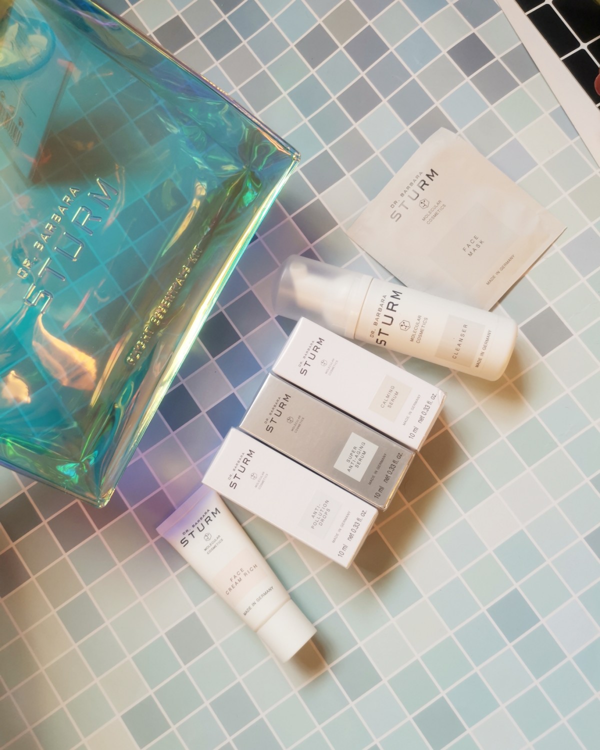 Dr.barbara Sturm算是个德系贵妇品牌了，她一系