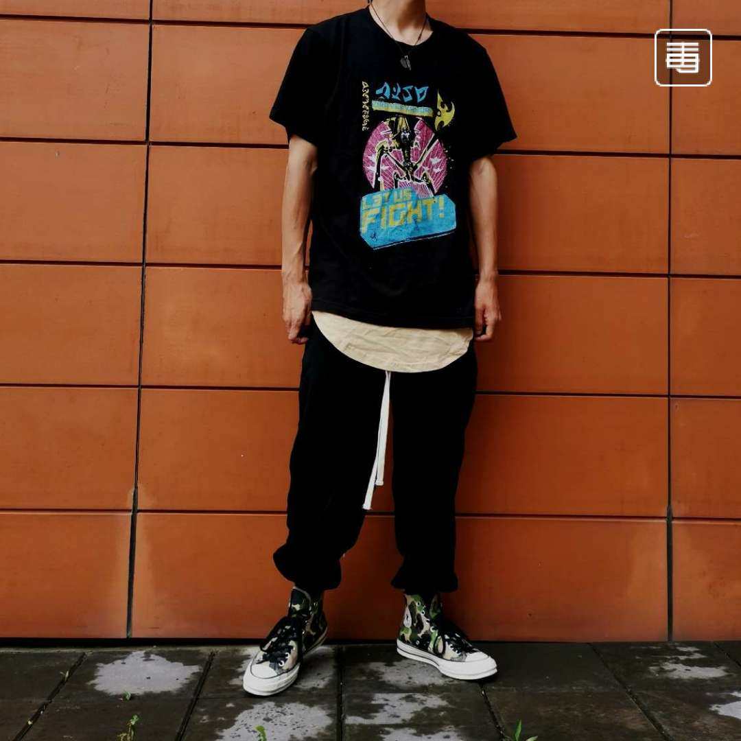 我不是匡威女孩！ 我只是个爱买匡威的女孩！ 因为，他赚钱啊！