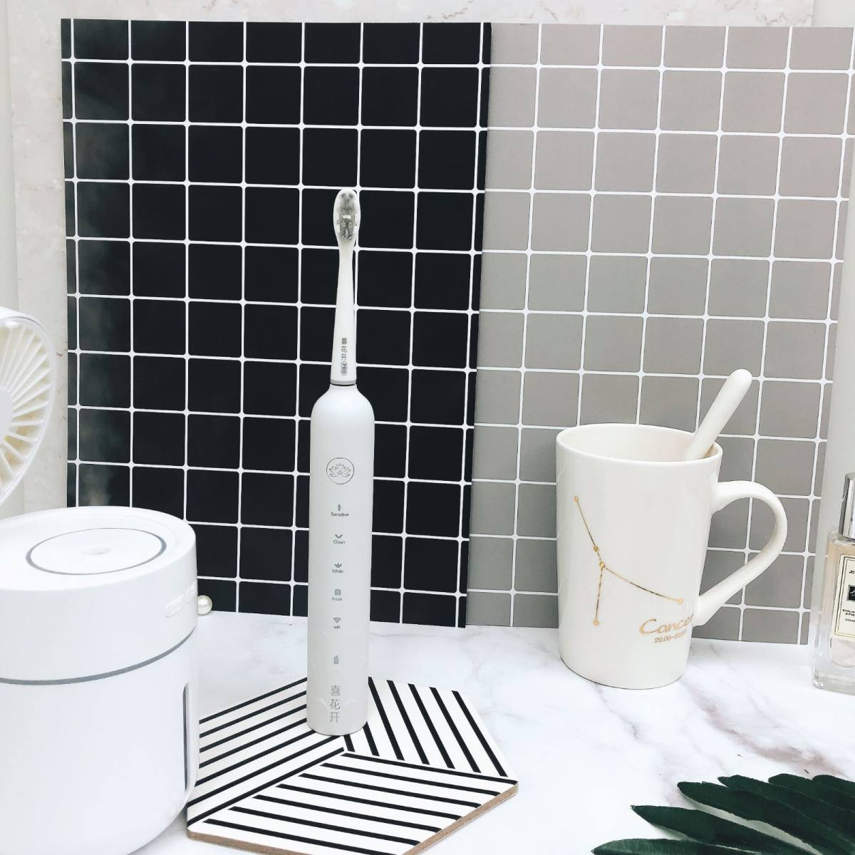 喜花开智能牙刷  　　我们买这些就是为了很好的清洁以及保护牙