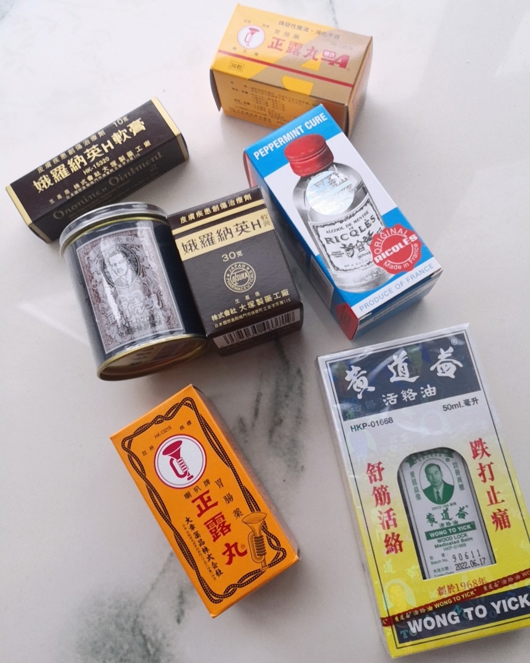 中国香港家庭常备品，看家能手！ 黄道益，双飞人，娥罗纳英软膏