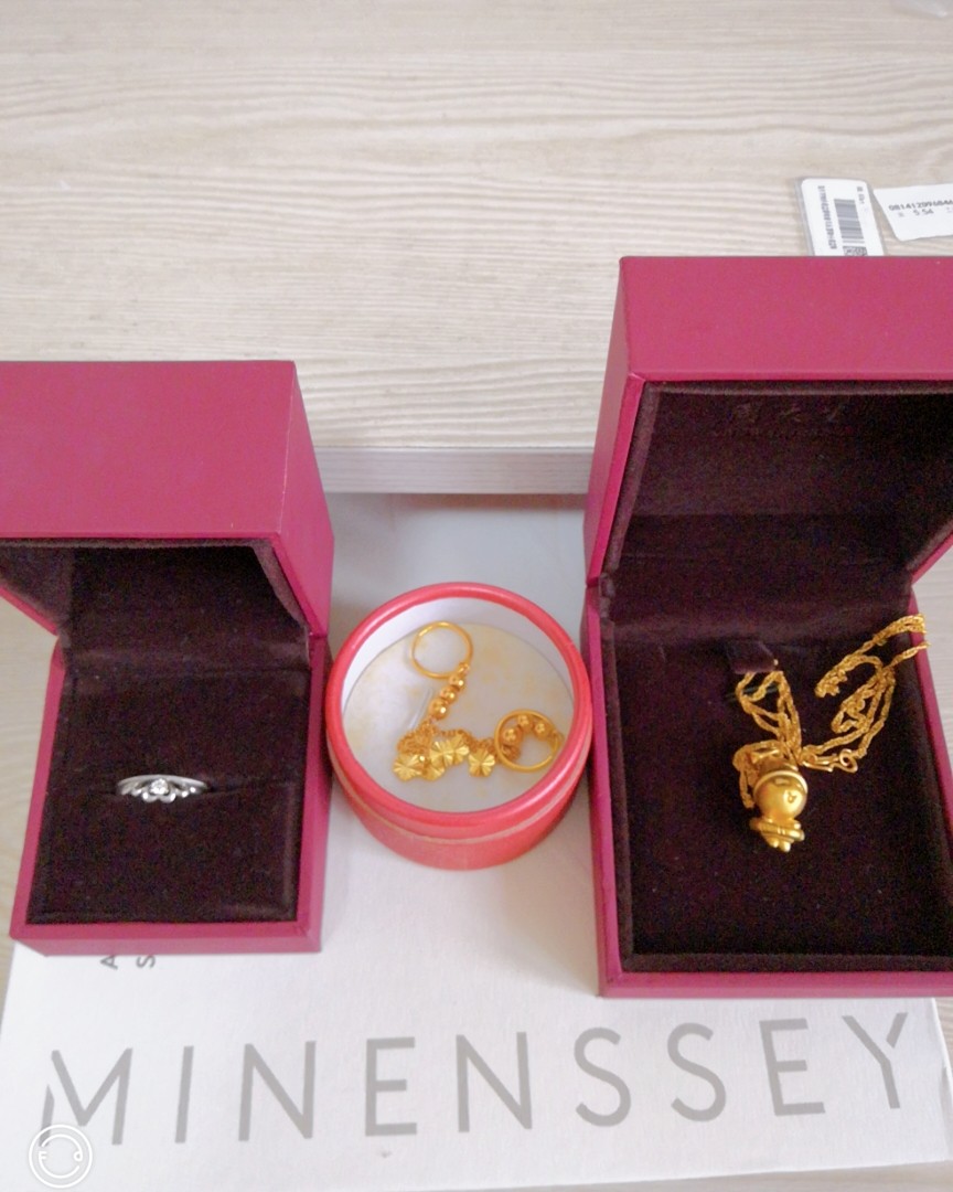 连续2次收到管家UU钻戒的活动邀请，刚好周末有空，翻箱倒柜，