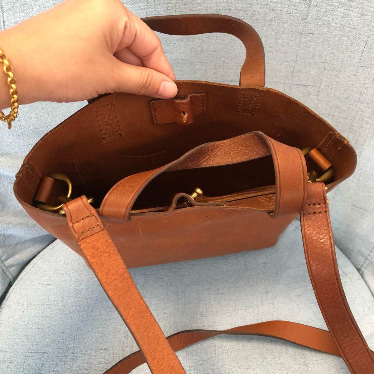 #今天我背这个包#madewell斜挎包 🍇之所以注意到m