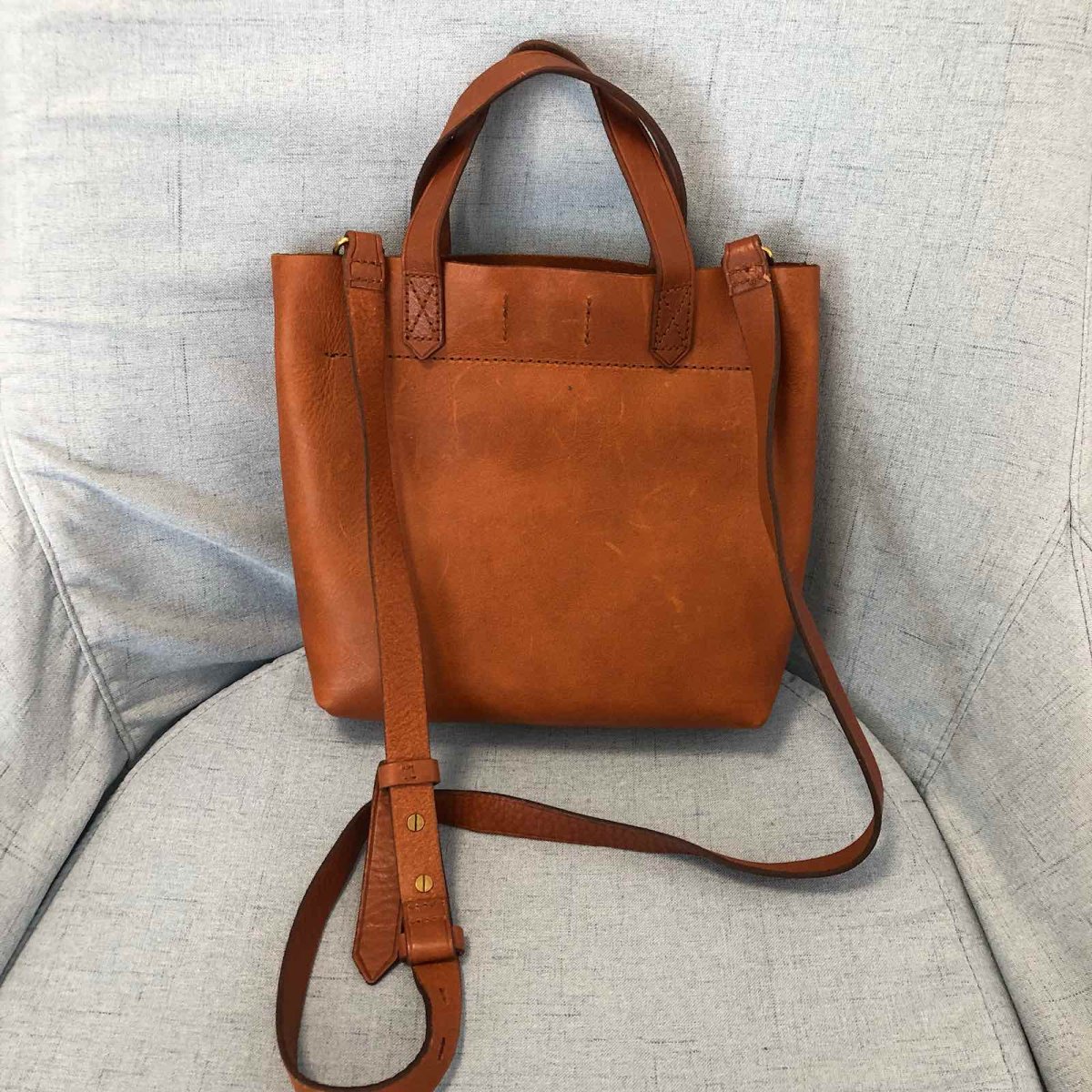 #今天我背这个包#madewell斜挎包 🍇之所以注意到m