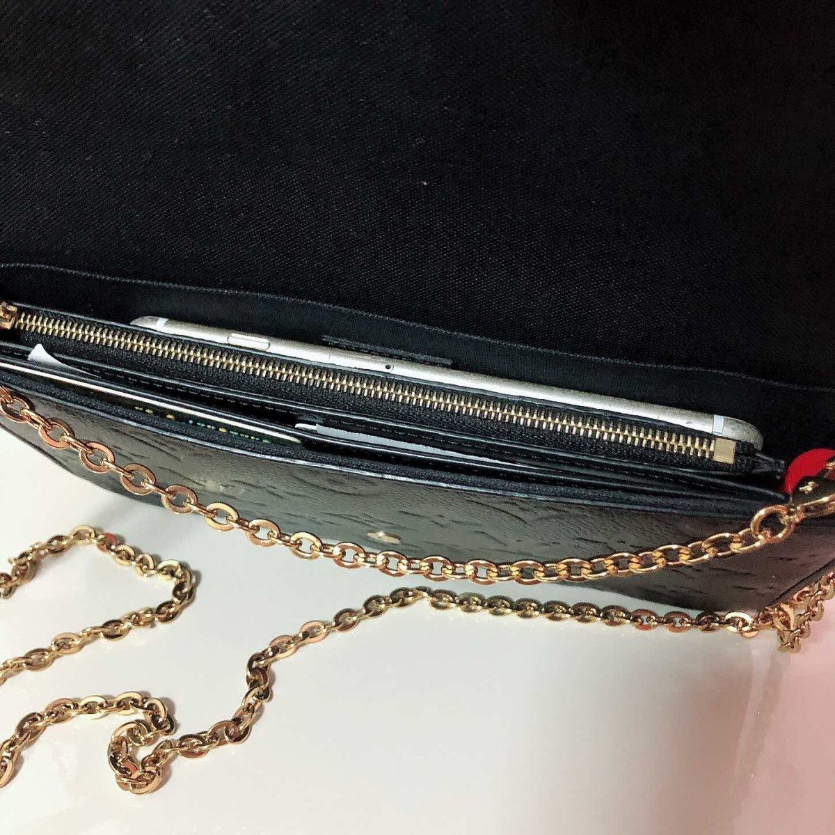 👛👛今天背哪款包包呢？斜挎小包包！✌️  🌸女人对包包