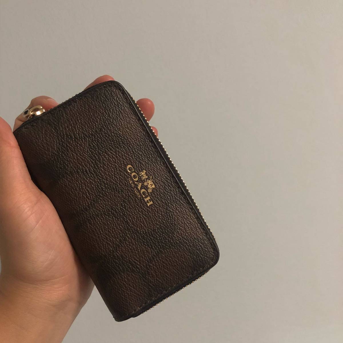 #今天我背这个包#coach双层卡包 🍇现在小包当道,加上