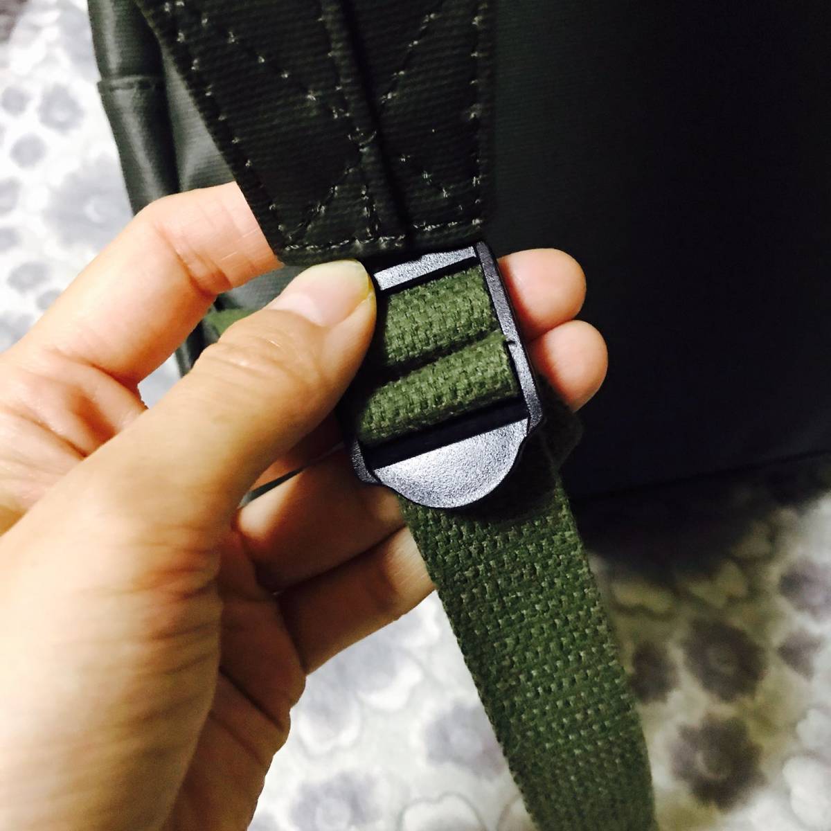 今天背这个包儿是儿子哒😛这是当时在next英国官网海淘衣服