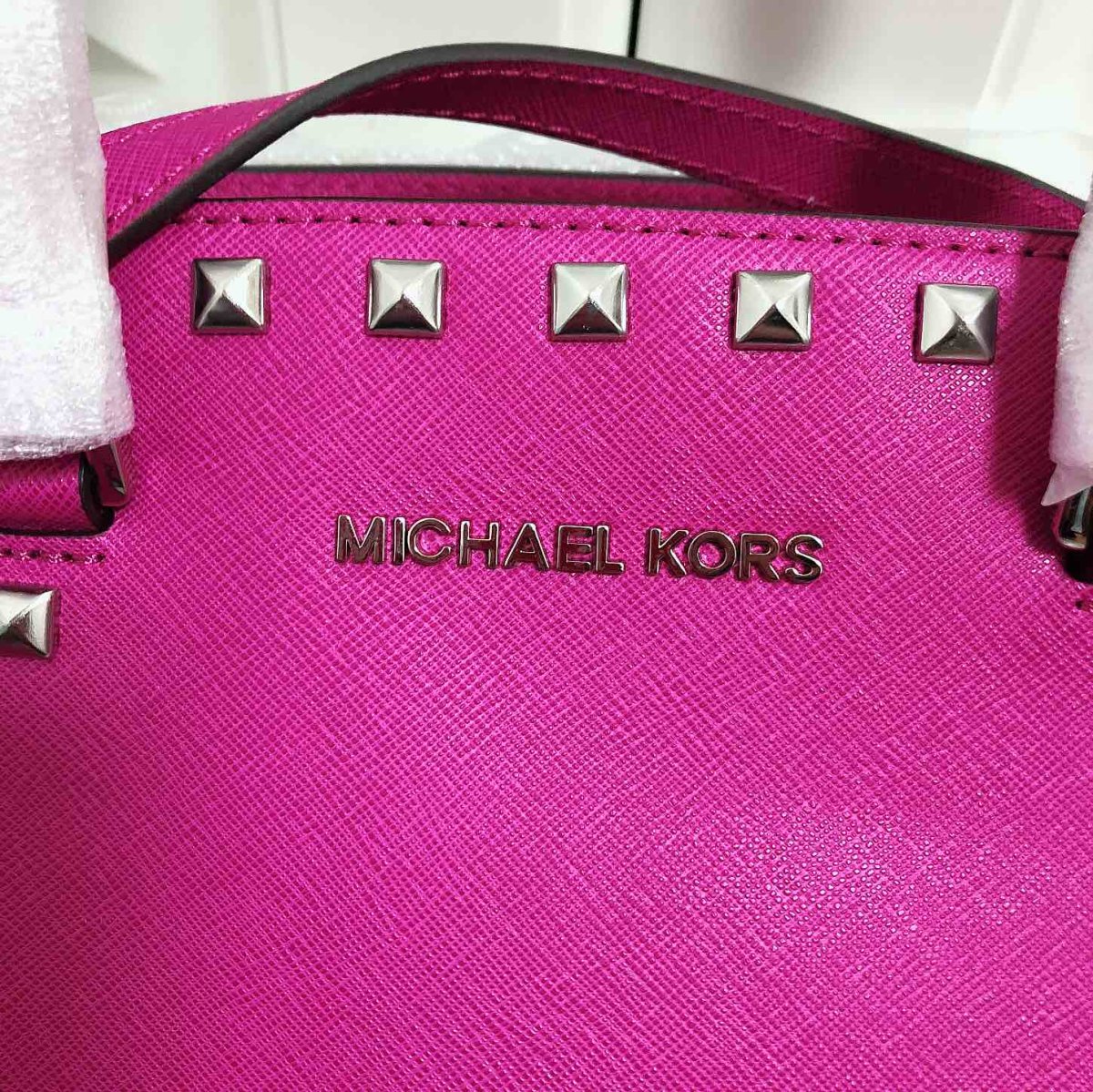 👛今天我背这个包——MK中号铆钉笑脸包  MICHAEL 