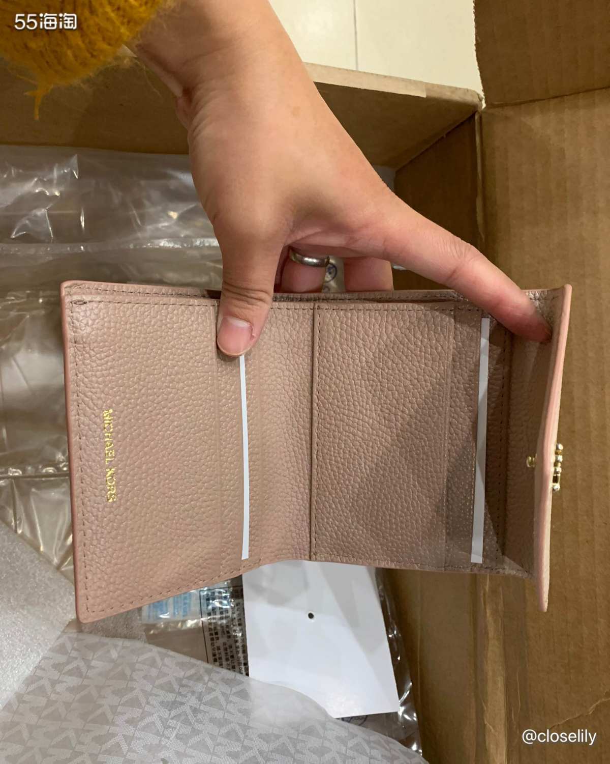 #今天我背这个包#  一口气买了3个包。便宜。  风琴包经典
