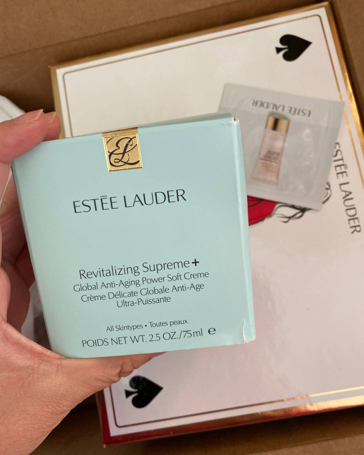 雅诗兰黛美国官网下单，这单应该是10月份的活动吧，当时是买满