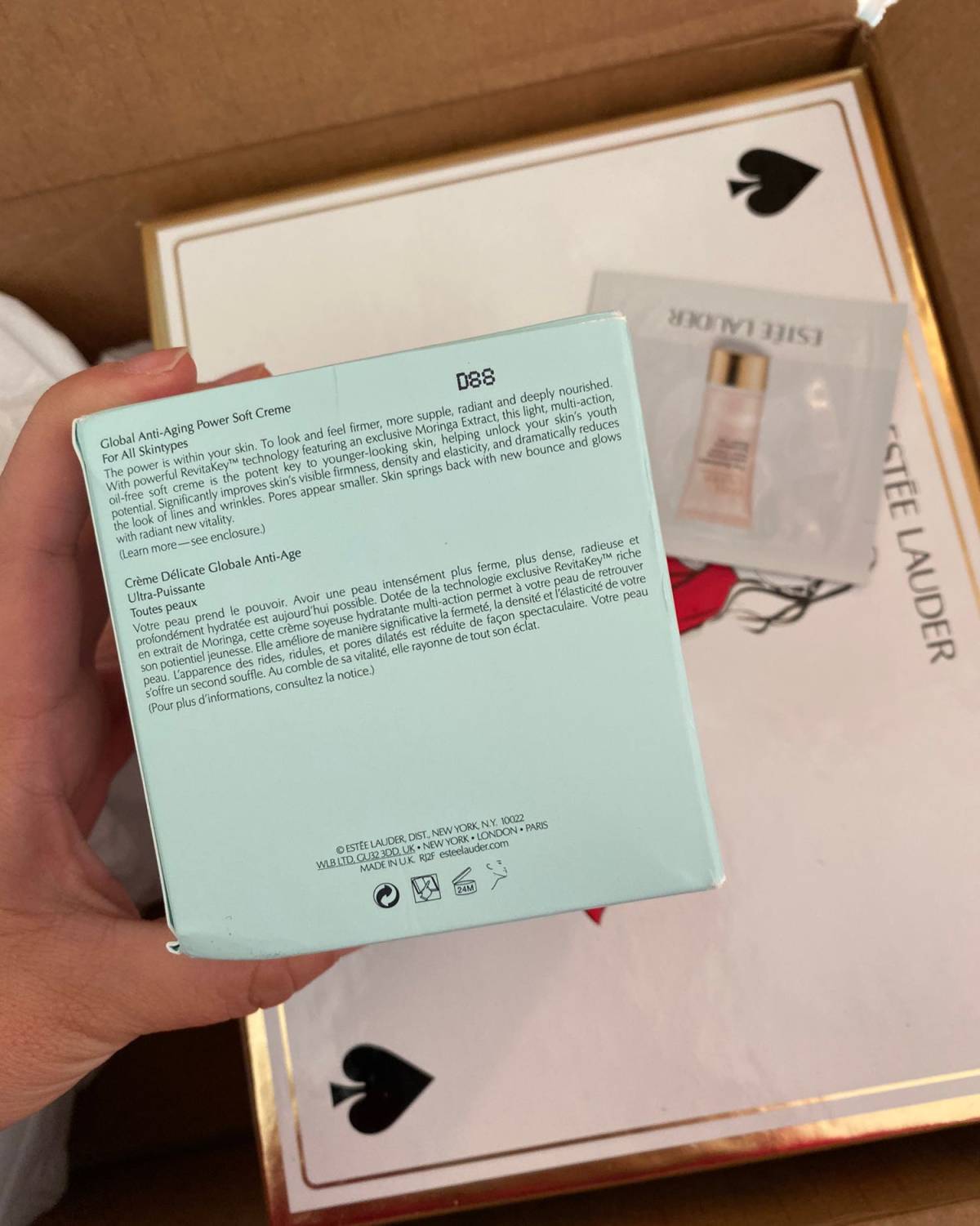 雅诗兰黛美国官网下单，这单应该是10月份的活动吧，当时是买满