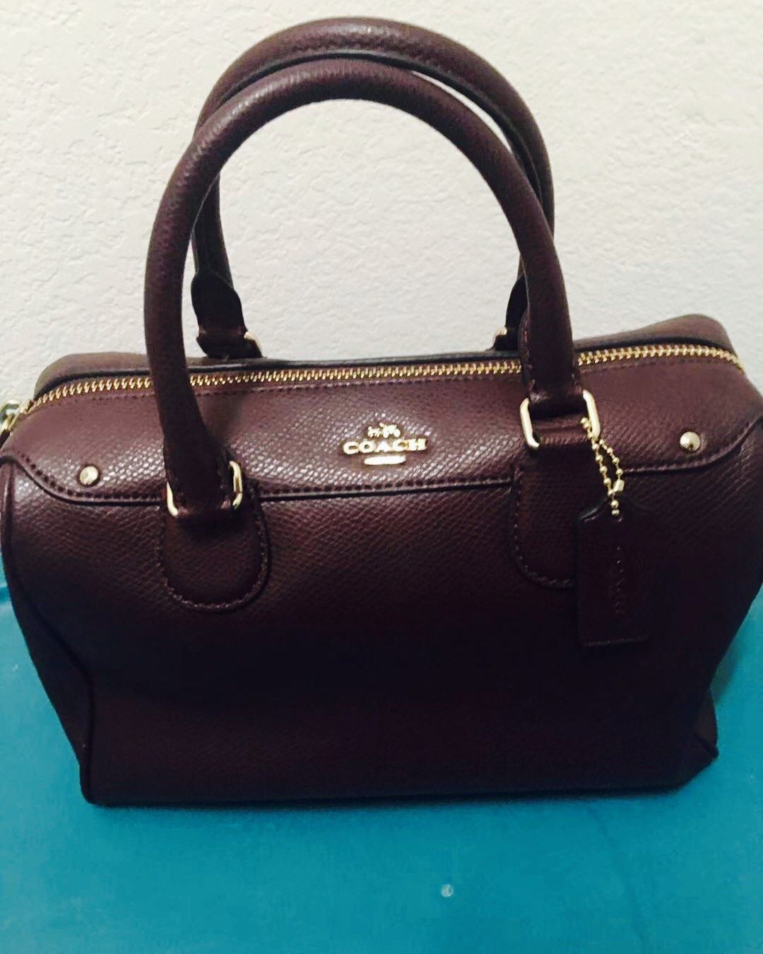 来呀～coach的波士顿包包又来啦～大家还记得我前面晒的那个