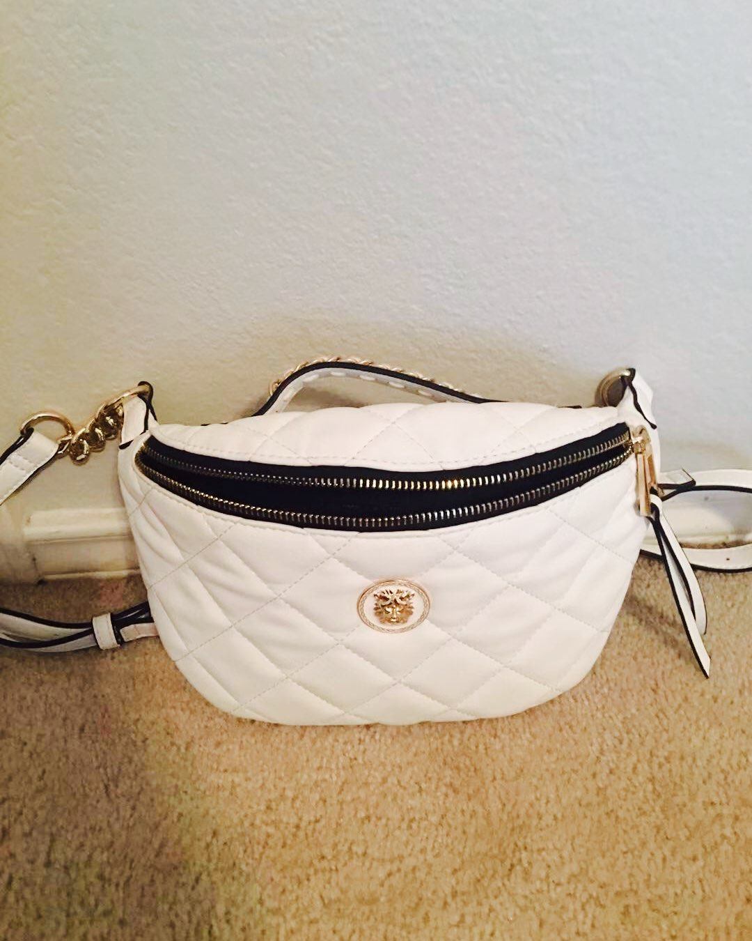 今天背的这款包包，很好玩儿呢🤪 作为一个超级大懒人，一般情