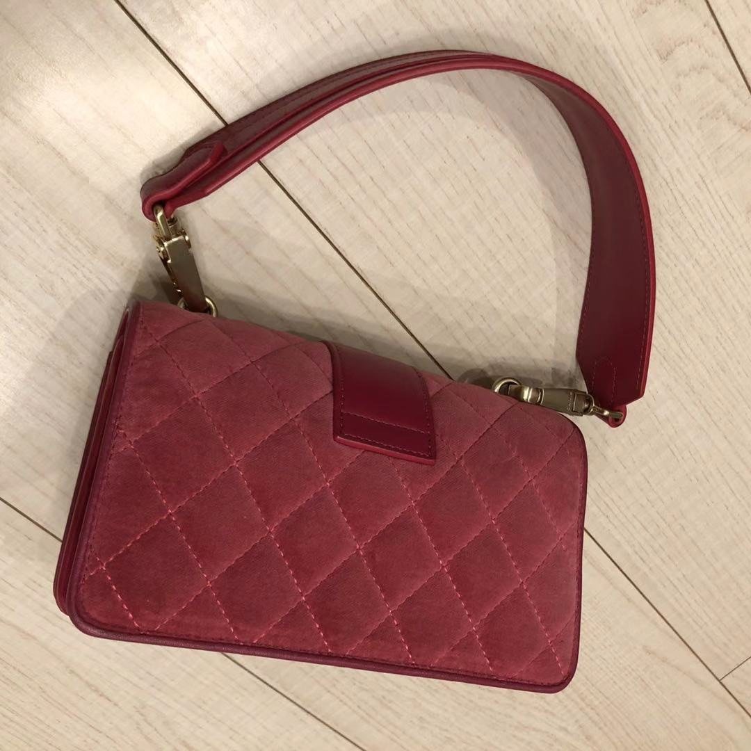 #今天我背这个包＃pinko燕子包 🍇这个包算是买的比较早