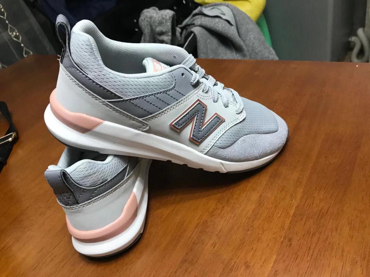 新百伦工厂店下单，转运用润东，历时半个月收货~开心哦！ 这款