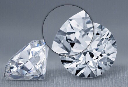 💎💎钻石戒指💍不仅仅是美好爱情的信物，它晶莹剔透还象征