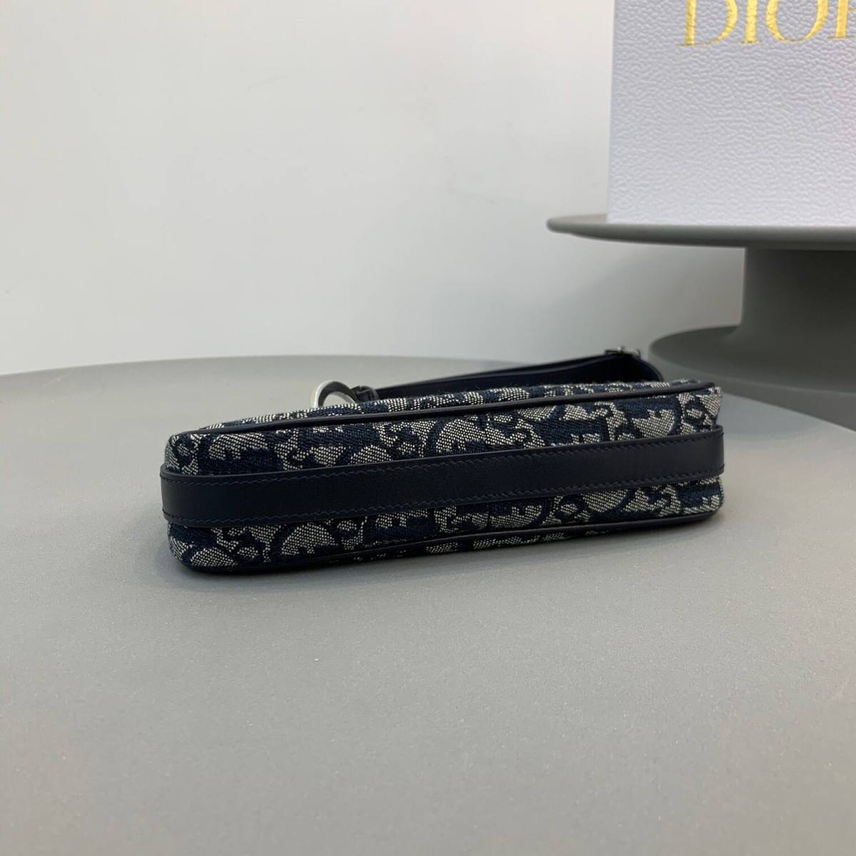 Dior老花中古包包（腋下包)Dior Vintage 有长