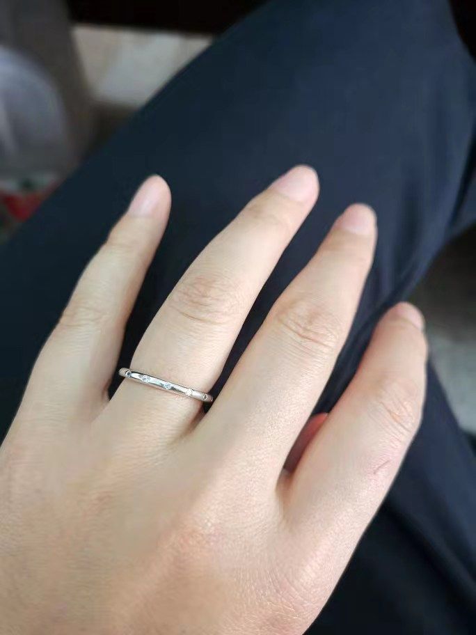 很多人都迷恋潘多拉的手链，我也是😂！！！但是我今天不想晒手